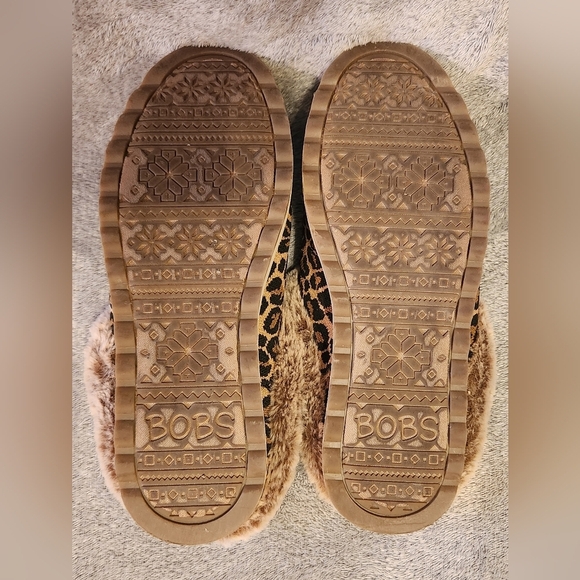 Skechers Women's BOBS Keepsakes 2.0 - Cuddle Cat Faux Fur Slippers Size 8 - Picture 4 of 9